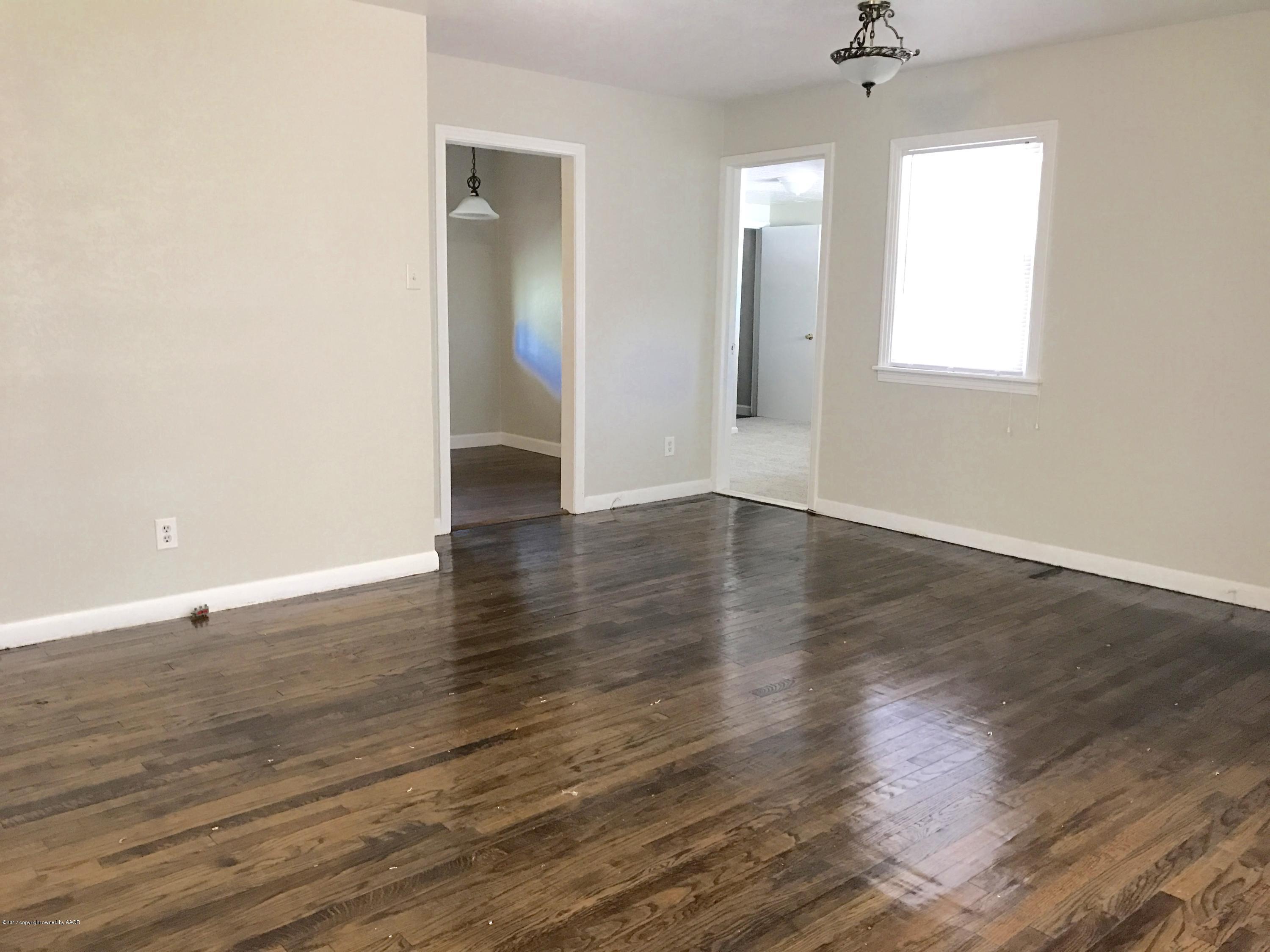4414 Parker Street Amarillo, TX 79110 - Photo 3 of 21 Living Area