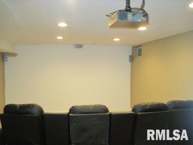 831 Fox Ridge Road Eldridge, IA 52748 - Photo 11 of 12 Gallery Image 11