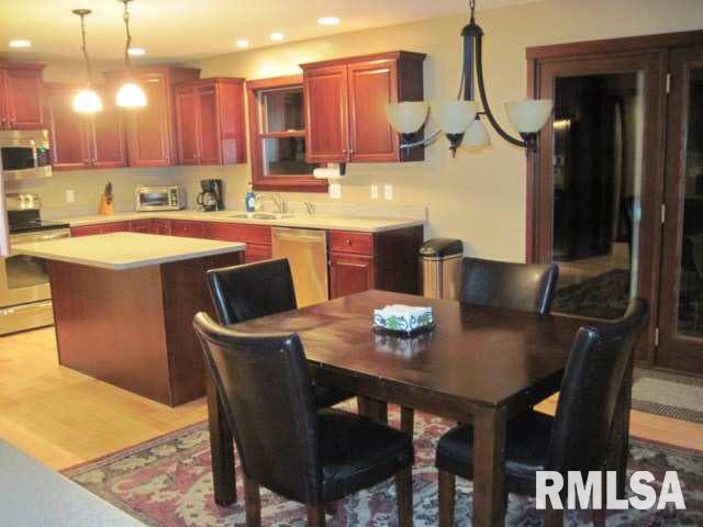 831 Fox Ridge Road Eldridge, IA 52748 - Photo 4 of 12 Gallery Image 4