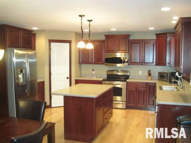 831 Fox Ridge Road Eldridge, IA 52748 - Photo 5 of 12 Gallery Image 5
