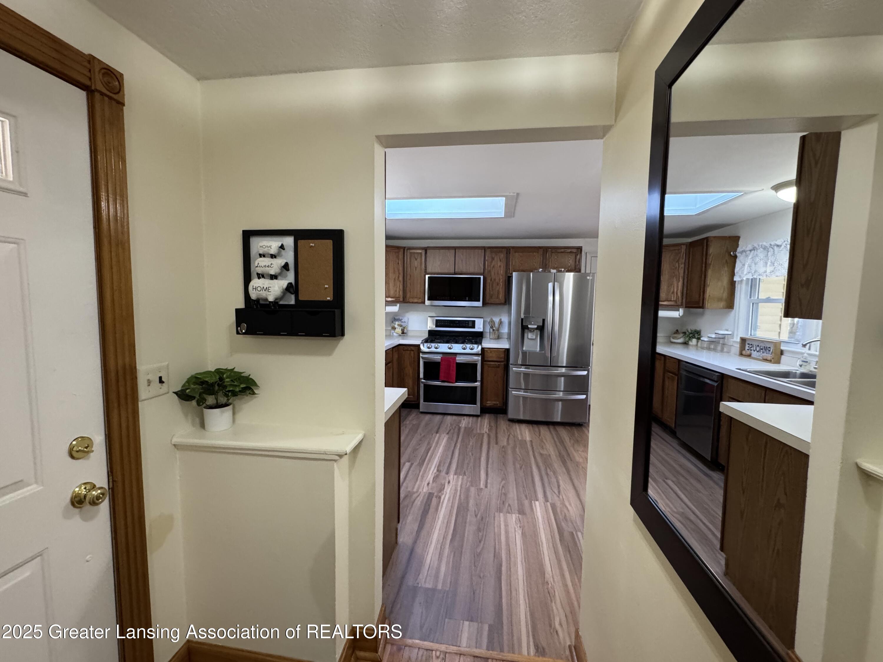 4589 Van Atta Road Okemos, MI 48864 - Photo 2 of 27 IMG_0111