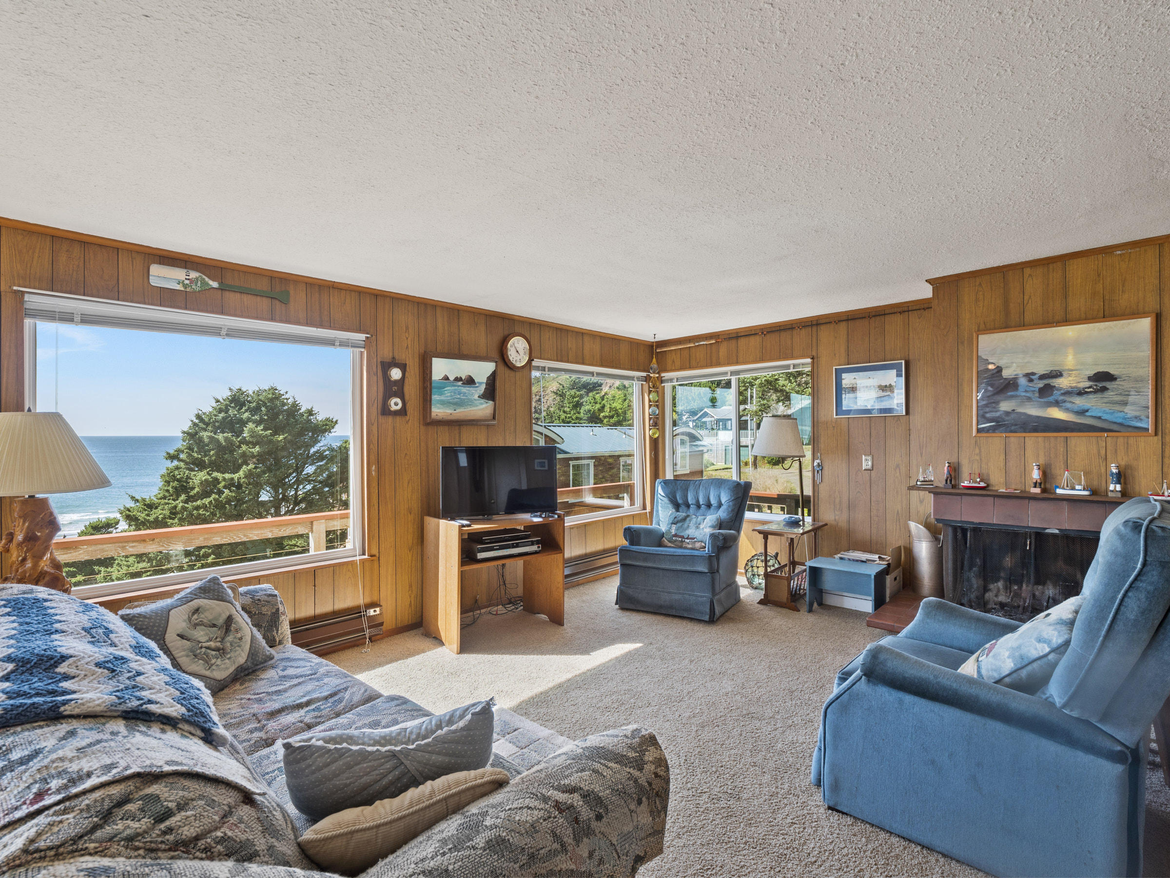 1675 Rosenberg Loop Oceanside, OR 97134 - Photo 10 of 16 P1037321