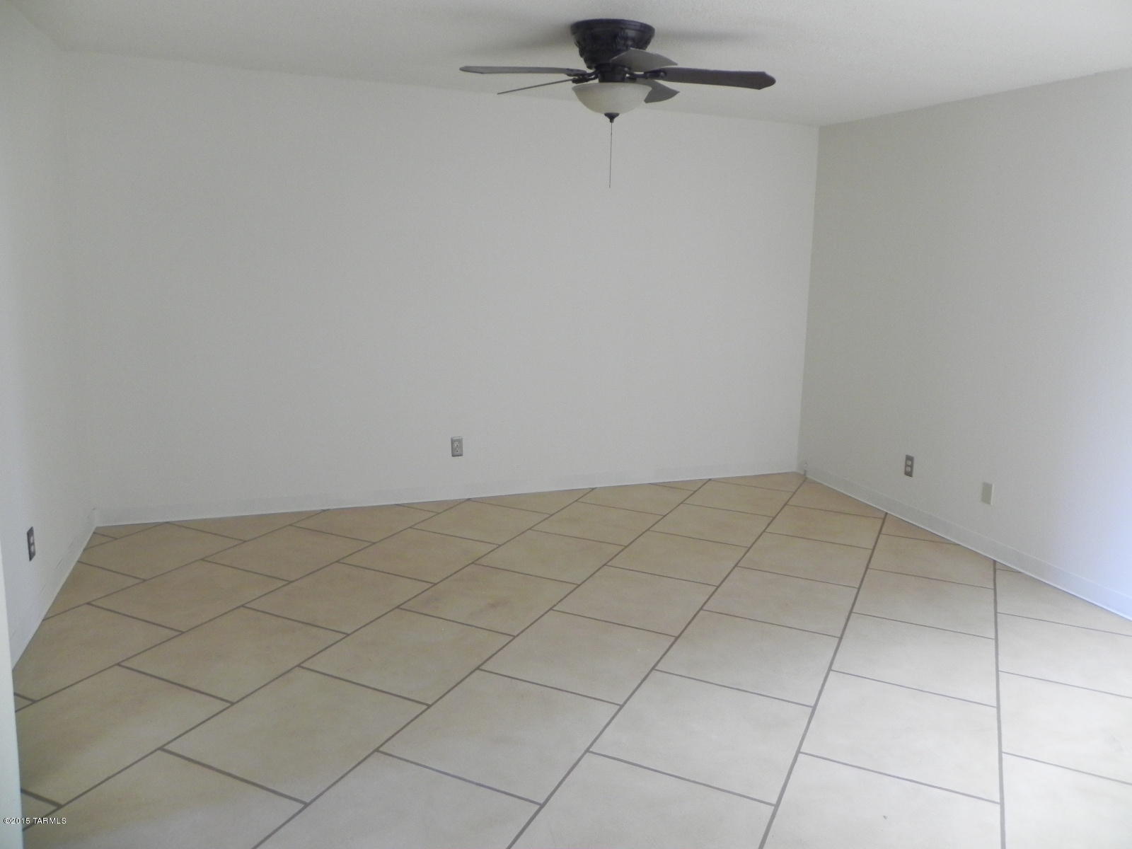3550 South Mission Road, Unit B Tucson, AZ 85713 - Photo 2 of 15 a view of a room and window