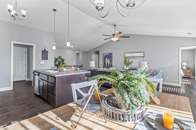 $299,900 | 1957 Masters Drive, Festus, MO 63028