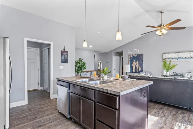 $299,900 | 1957 Masters Drive, Festus, MO 63028