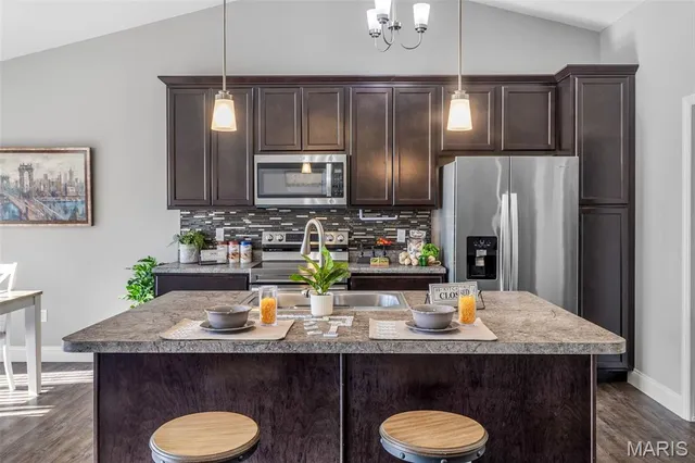 $299,900 | 1957 Masters Drive, Festus, MO 63028