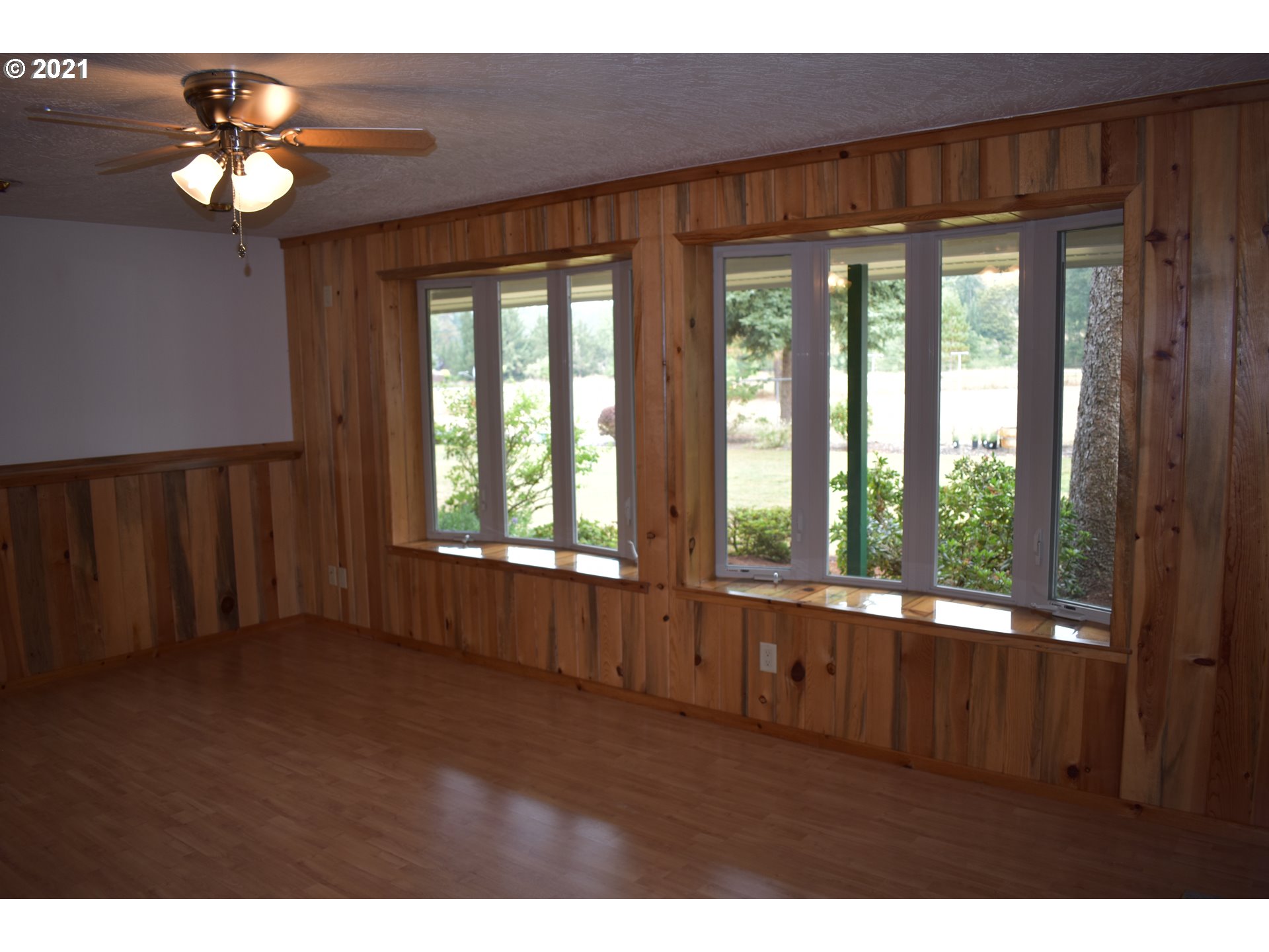 38670 Pengra Road Fall Creek, OR 97438 - Photo 16 of 28
