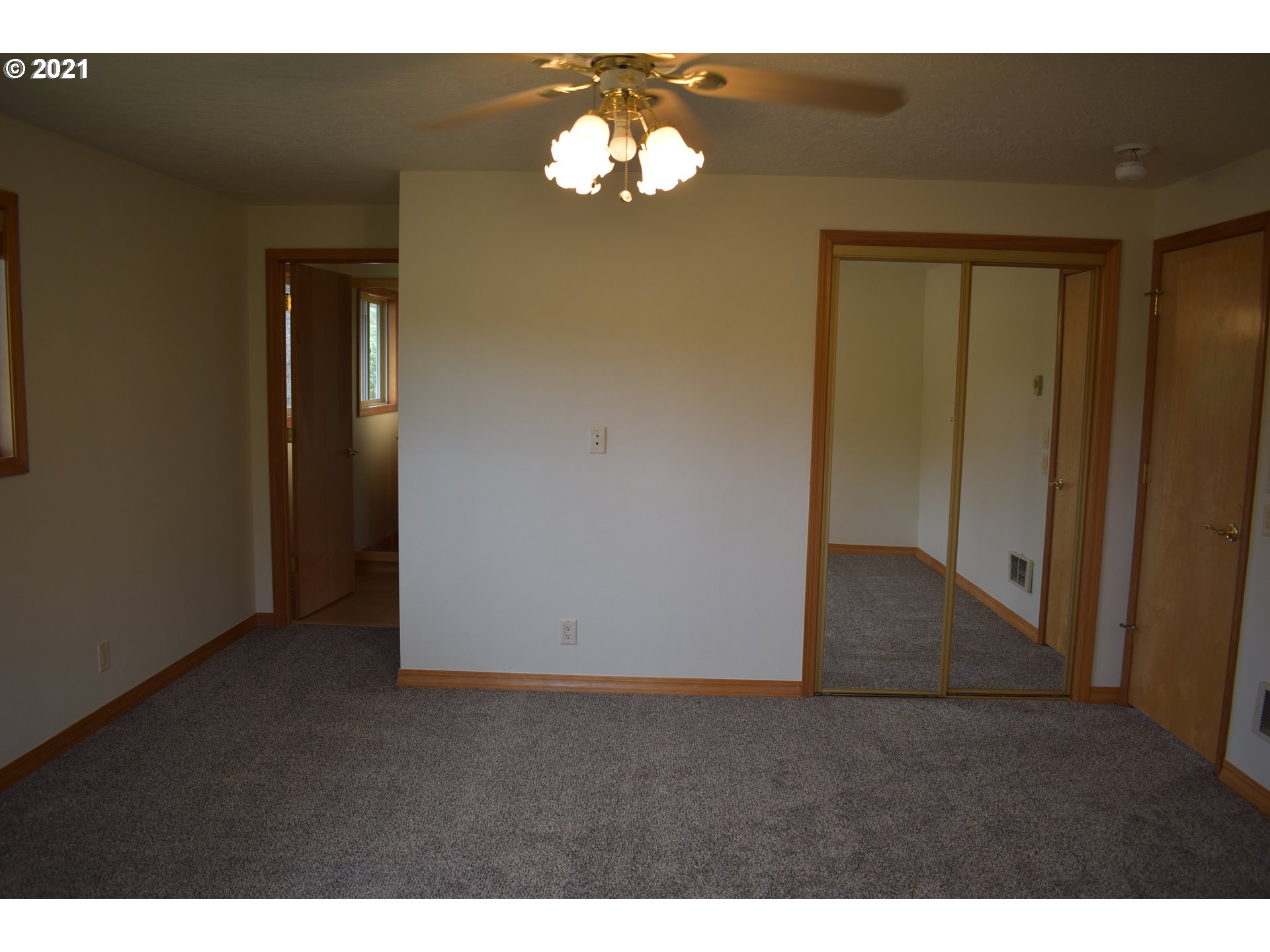 38670 Pengra Road Fall Creek, OR 97438 - Photo 23 of 28
