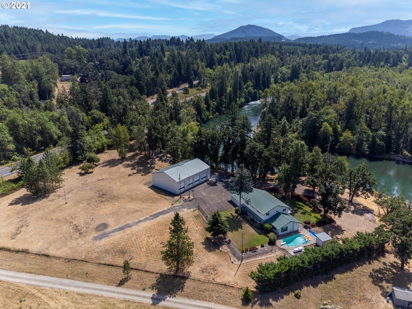 38670 Pengra Road Fall Creek, OR 97438 - Photo 7 of 28