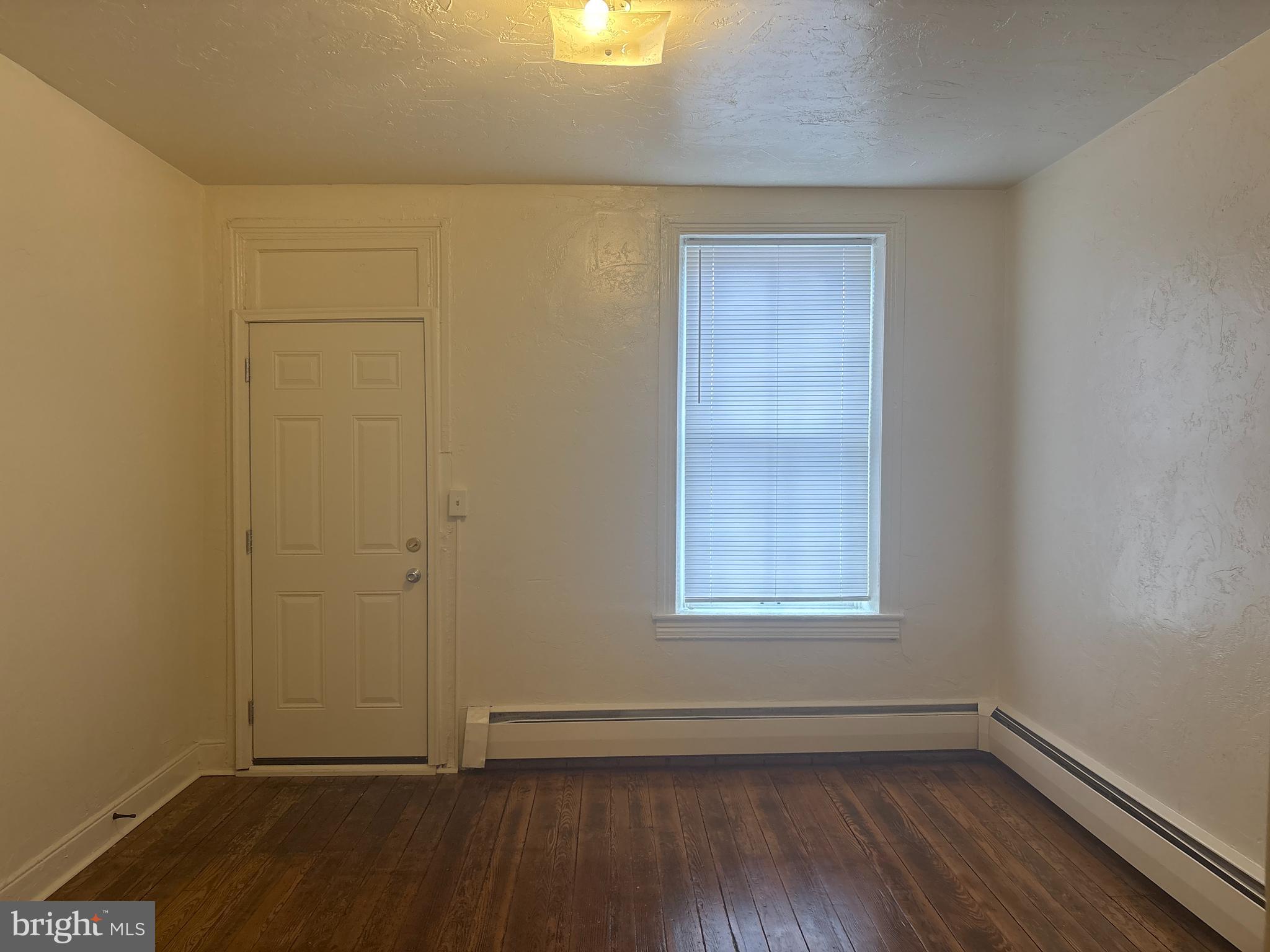 131 East Maple Street York, PA 17401 - Photo 3 of 19 Living Room