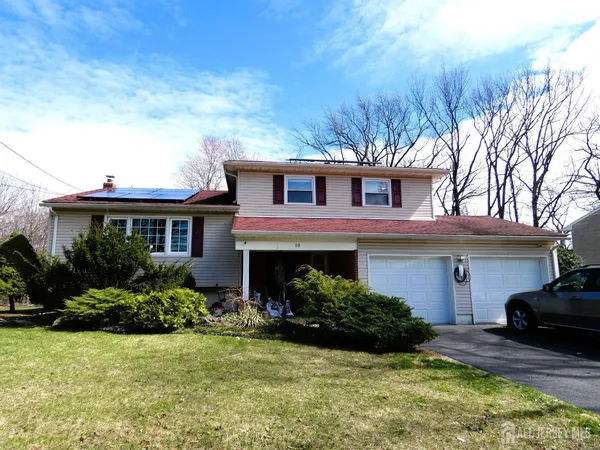 $789,000 | 10 Falcon Drive, Edison, NJ 08820