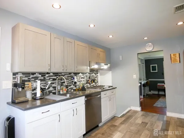 $789,000 | 10 Falcon Drive, Edison, NJ 08820