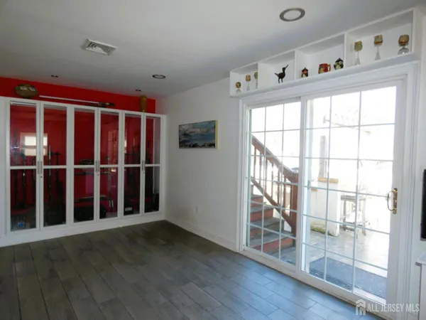 $789,000 | 10 Falcon Drive, Edison, NJ 08820