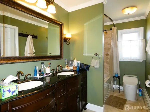 $789,000 | 10 Falcon Drive, Edison, NJ 08820