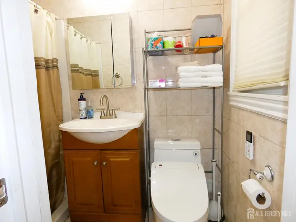 $789,000 | 10 Falcon Drive, Edison, NJ 08820