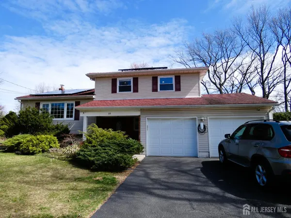 $789,000 | 10 Falcon Drive, Edison, NJ 08820