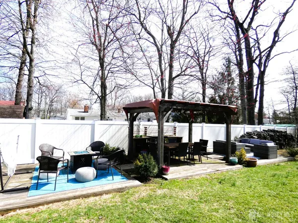 $789,000 | 10 Falcon Drive, Edison, NJ 08820