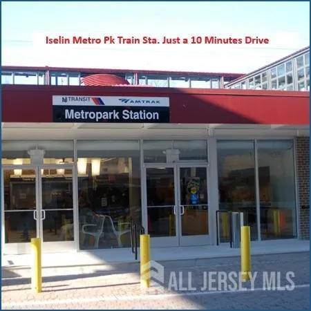 $789,000 | 10 Falcon Drive, Edison, NJ 08820