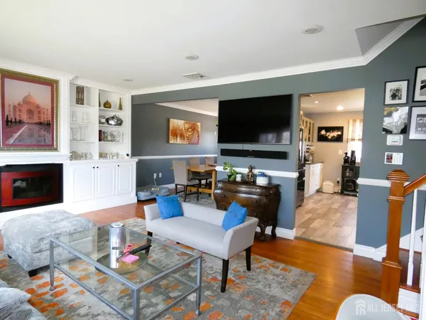 $789,000 | 10 Falcon Drive, Edison, NJ 08820