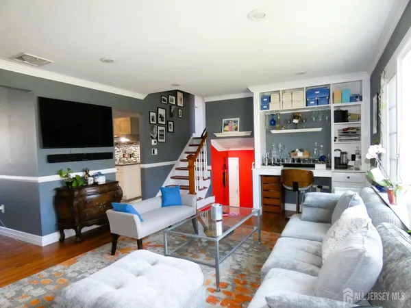 $789,000 | 10 Falcon Drive, Edison, NJ 08820