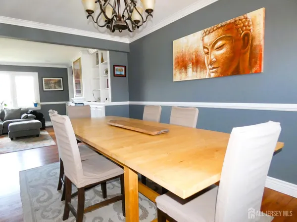 $789,000 | 10 Falcon Drive, Edison, NJ 08820