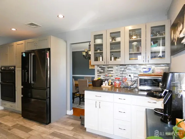 $789,000 | 10 Falcon Drive, Edison, NJ 08820