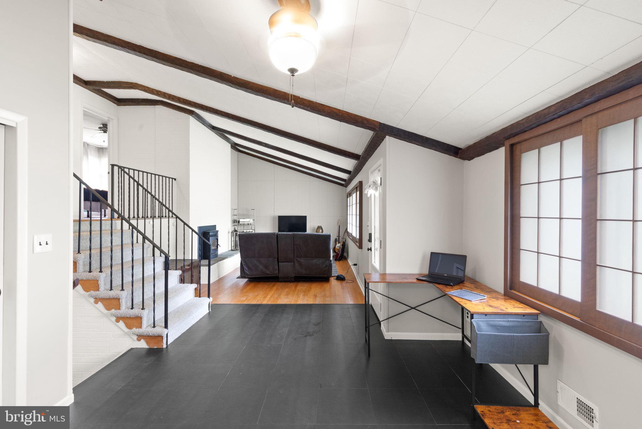 6607 Mt Vista Road Kingsville, MD 21087 - Photo 2 of 26 a living room with a large window