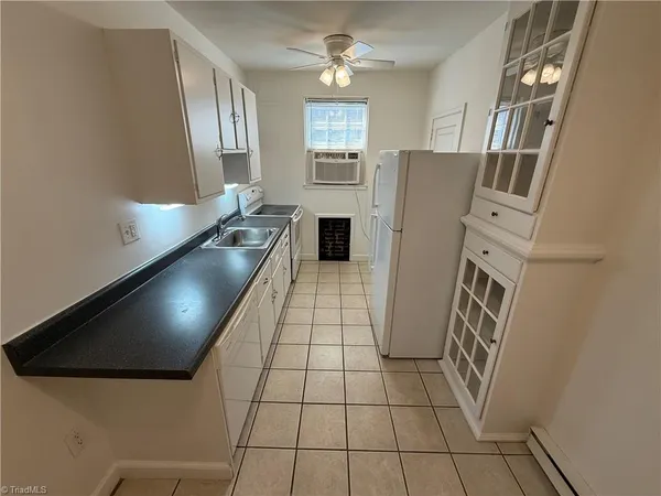 $1,345 | 1310 Glade Street Northwest, Unit 30, Winston-Salem, NC 27101