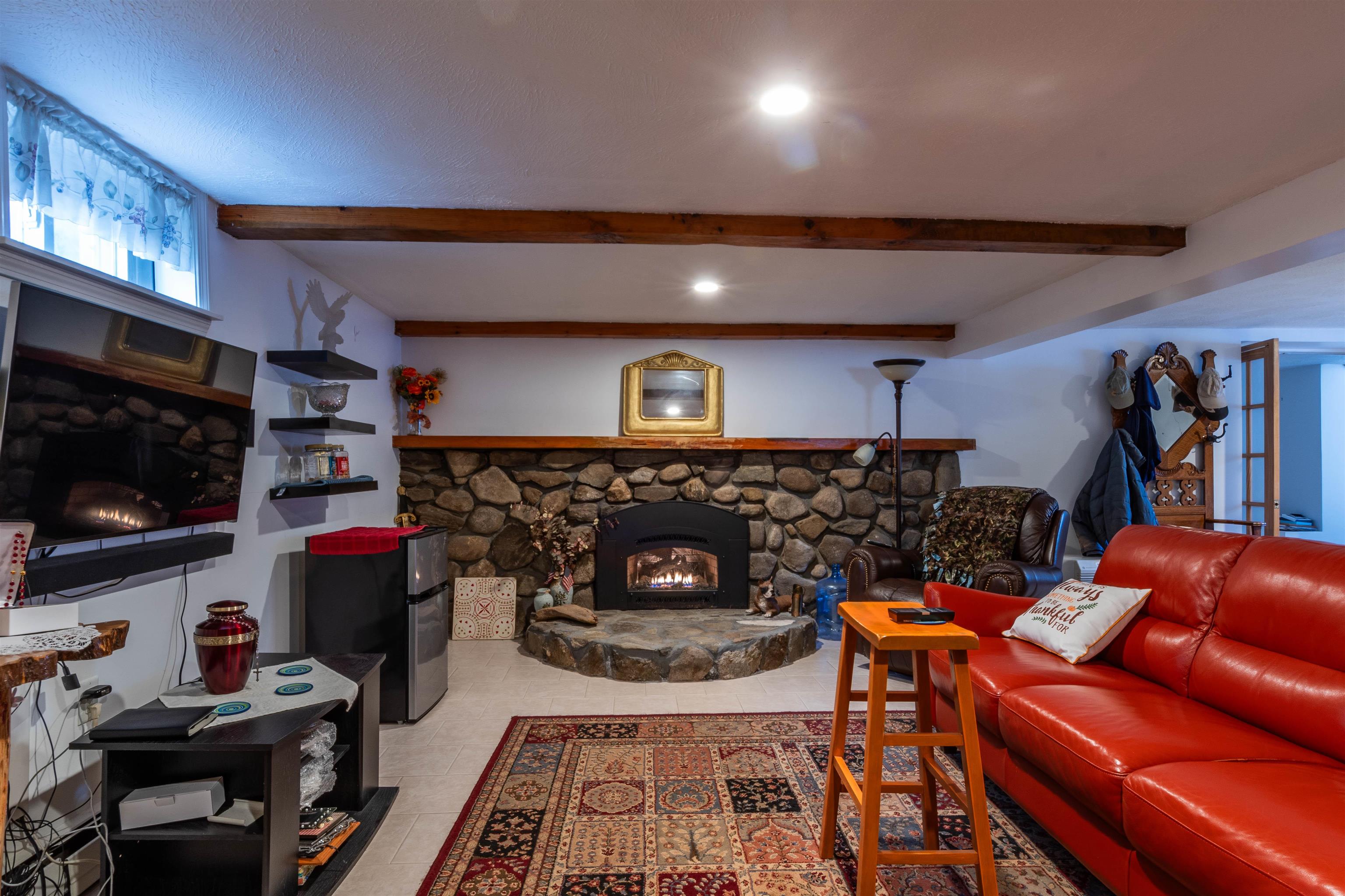 12 Dracut Road Hudson, NH 03051 - Photo 29 of 58
