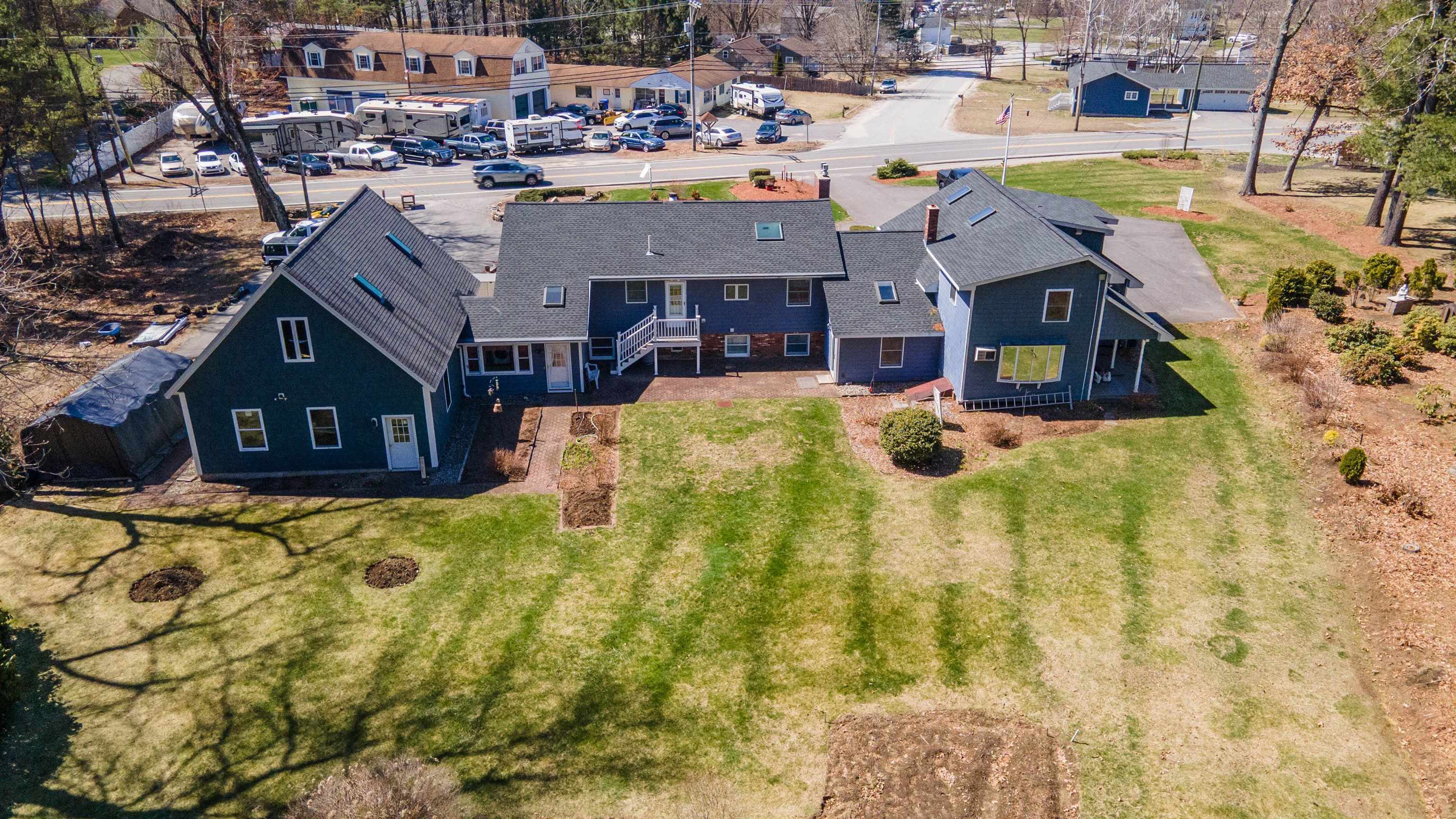 12 Dracut Road Hudson, NH 03051 - Photo 4 of 58