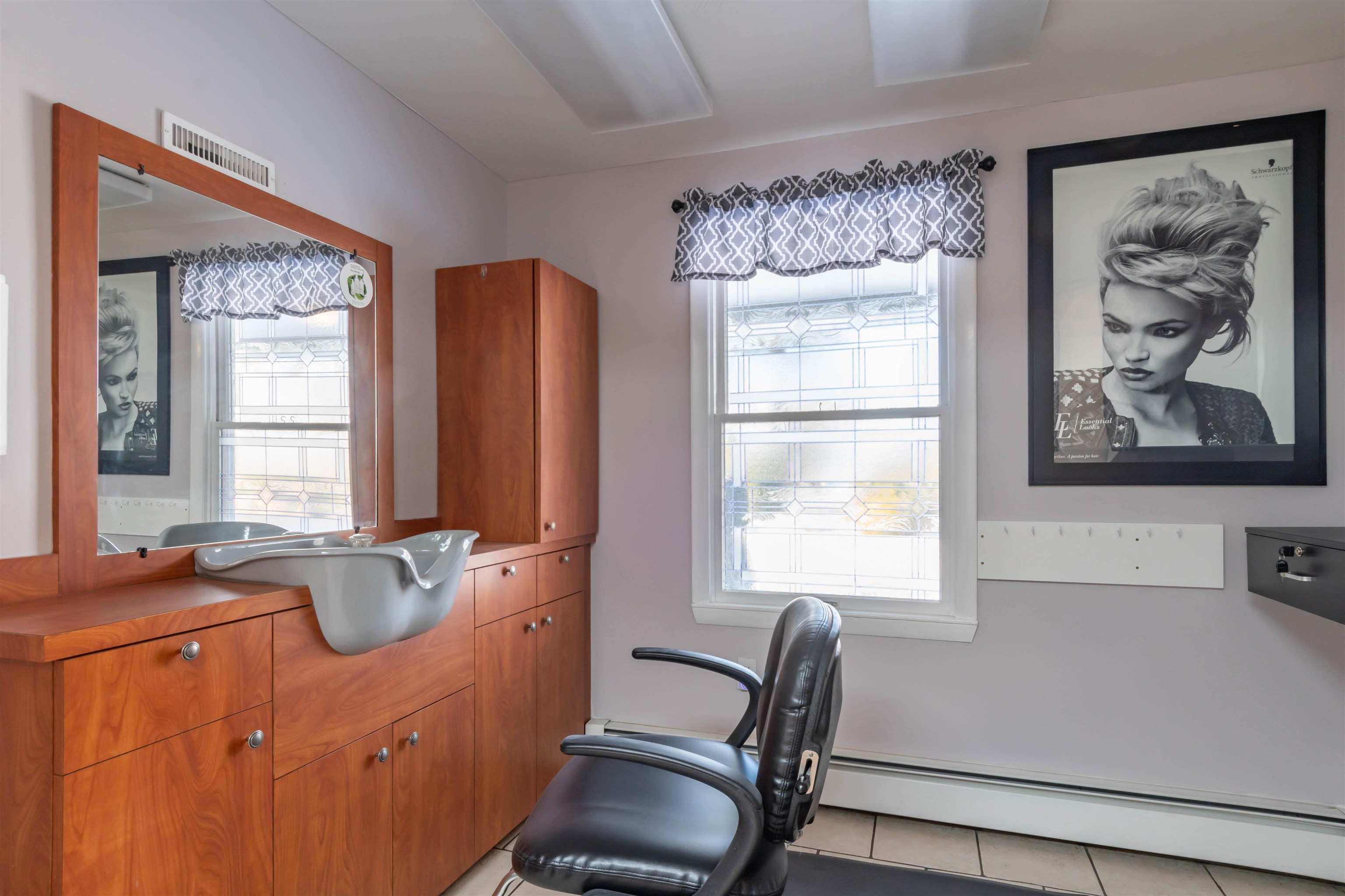 12 Dracut Road Hudson, NH 03051 - Photo 47 of 58