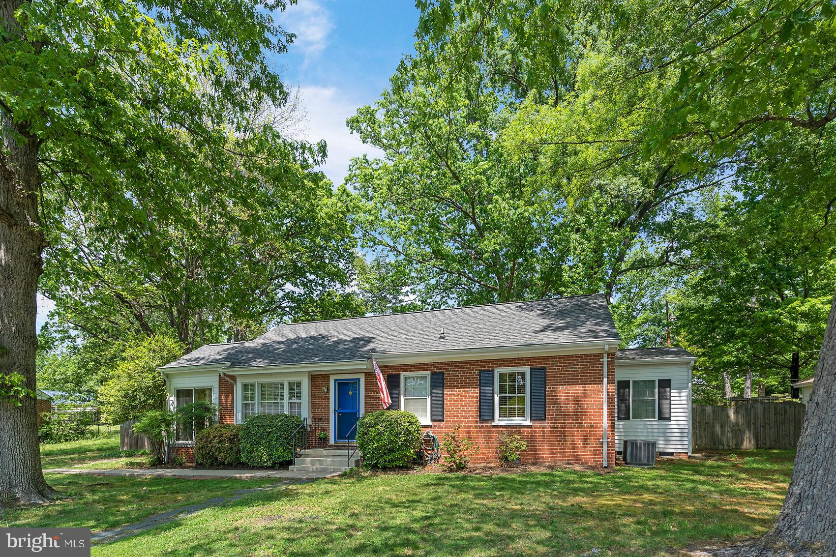 8906 Mapleton Road Henrico, VA 23229 - Photo 3 of 32 Gallery Image 3