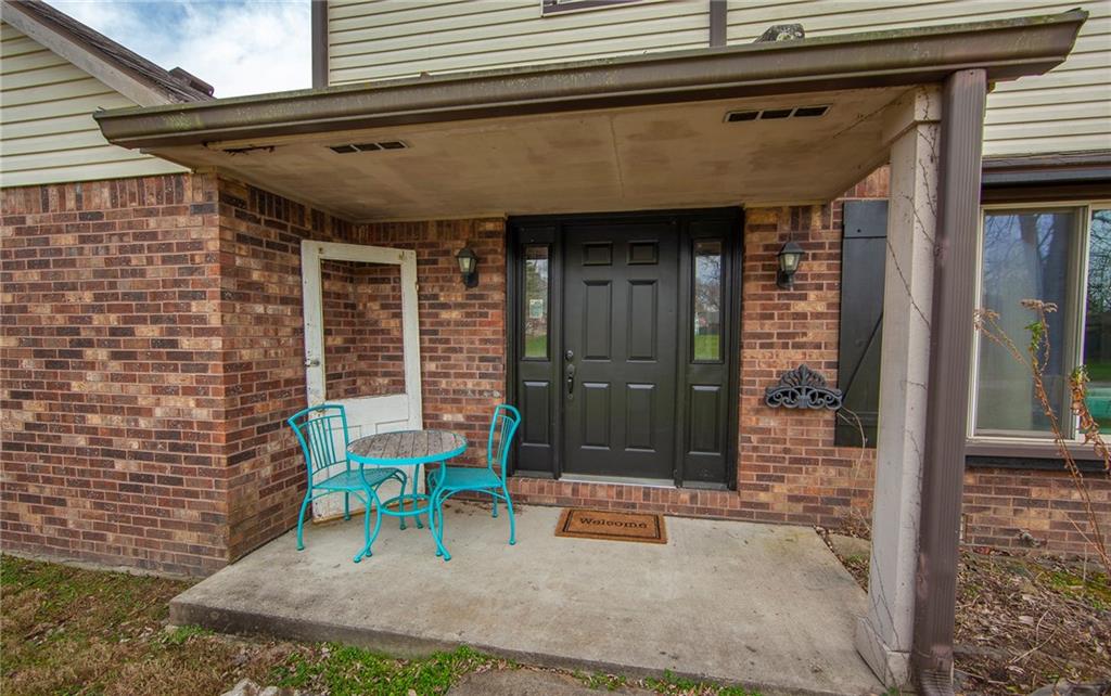 101 West Falcon Run Pendleton, IN 46064 - Photo 2 of 30 Gallery Image 2