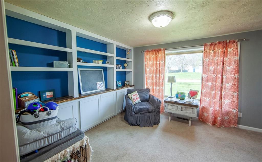 101 West Falcon Run Pendleton, IN 46064 - Photo 5 of 30 Gallery Image 5