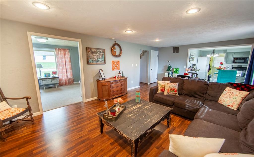 101 West Falcon Run Pendleton, IN 46064 - Photo 7 of 30 Gallery Image 7