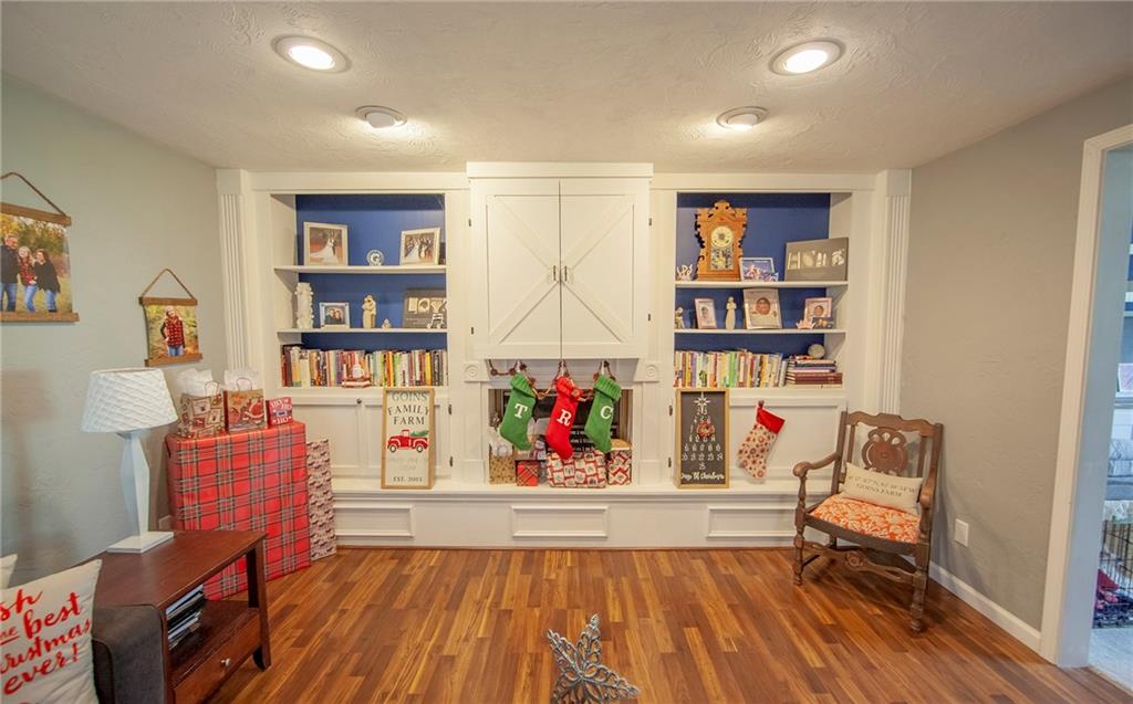 101 West Falcon Run Pendleton, IN 46064 - Photo 8 of 30 Gallery Image 8