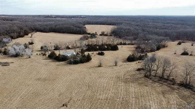 $1,496,880 | 40773 Waisner Avenue, Edwards, MO 65326