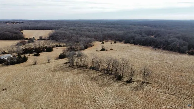 $1,496,880 | 40773 Waisner Avenue, Edwards, MO 65326