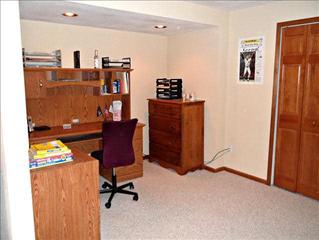 6785 Rutland Road Temperance, MI 48182 - Photo 16 of 20 20348425-15.JPG