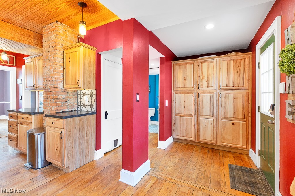 2166 Middlefield Road Cleveland Heights, OH 44106 - Photo 9 of 43