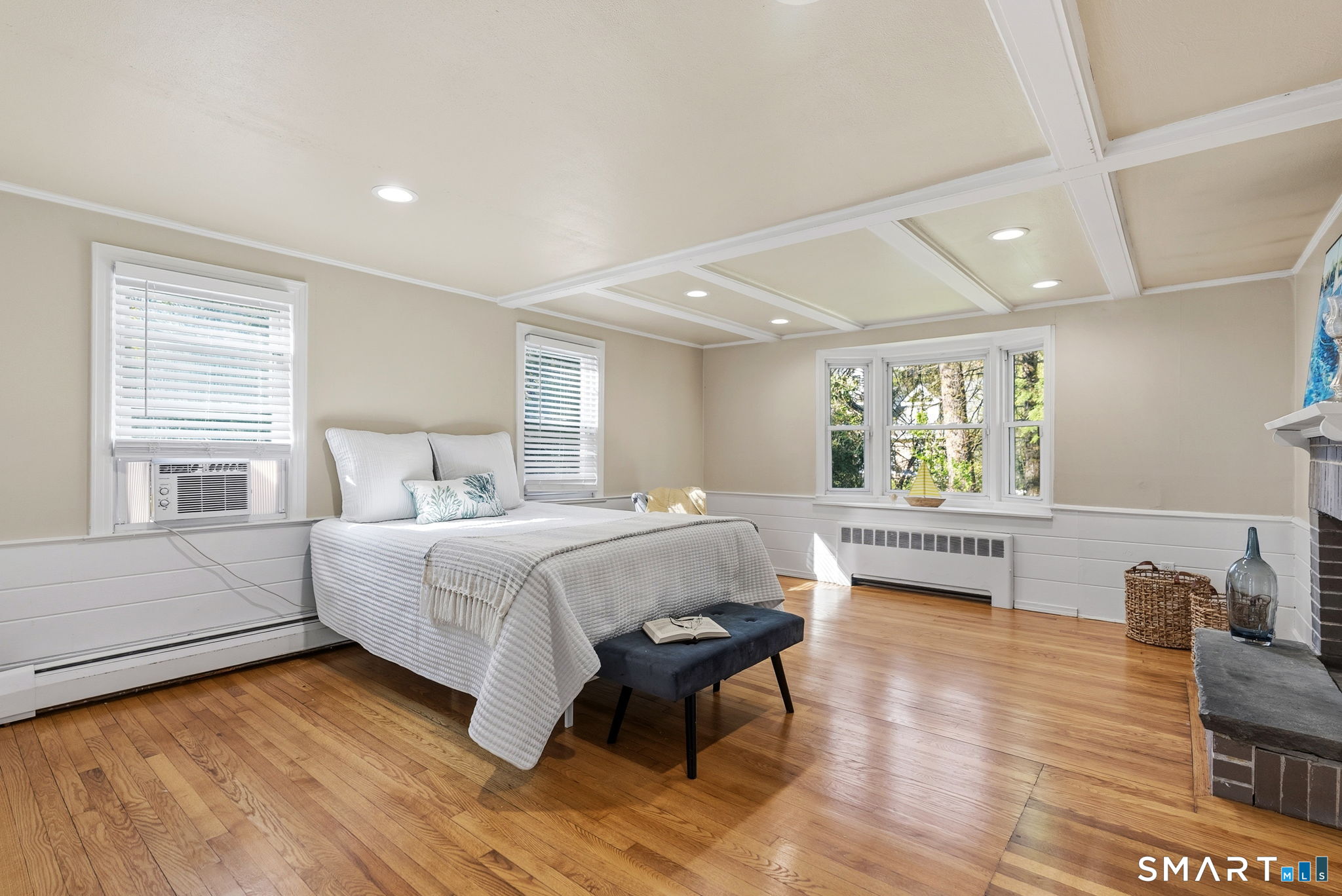 59 Thornbush Road Wethersfield, CT 06109 - Photo 11 of 33 hardwood floors, natural light