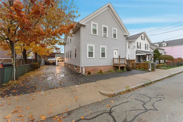 $2,400 | 108 Waterman Avenue, Unit 1, East Providence, RI 02914