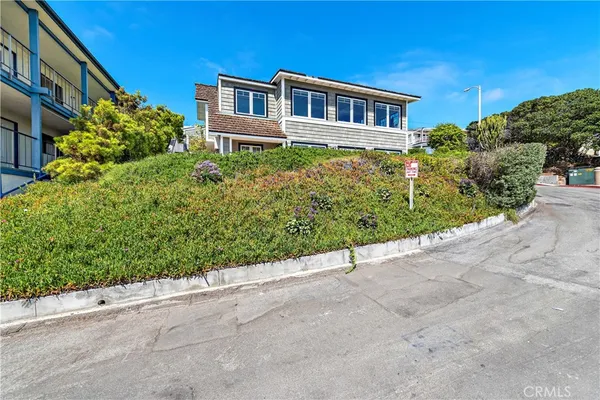 $13,500 | 154 Pearl Street, Laguna Beach, CA 92651