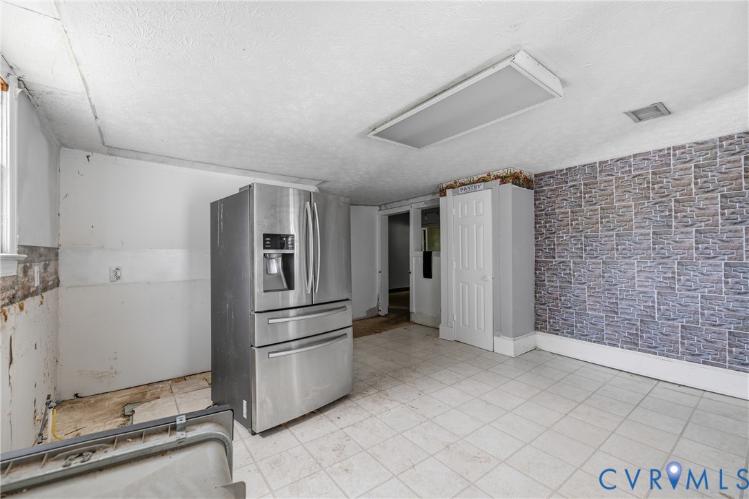 5317 Hickory Road Petersburg, VA 23803 - Photo 19 of 40