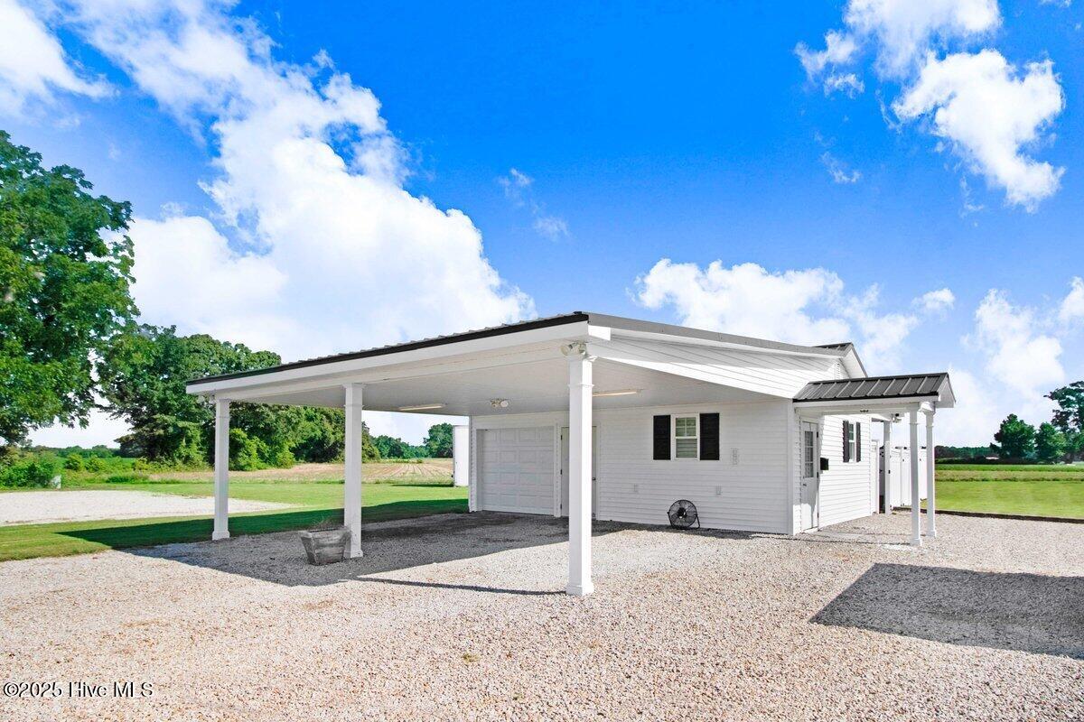 335 Willie Best Road Mount Olive, NC 28365 - Photo 6 of 38 335 Willie Best Rd-6