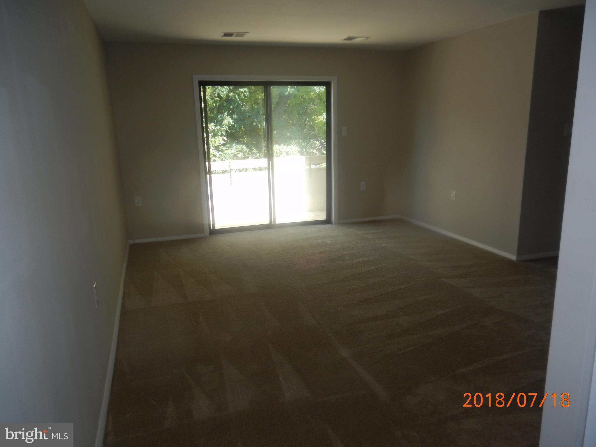 3926 Rolling Rd., Unit 12D Baltimore, MD 21208 - Photo 2 of 19 Living Room