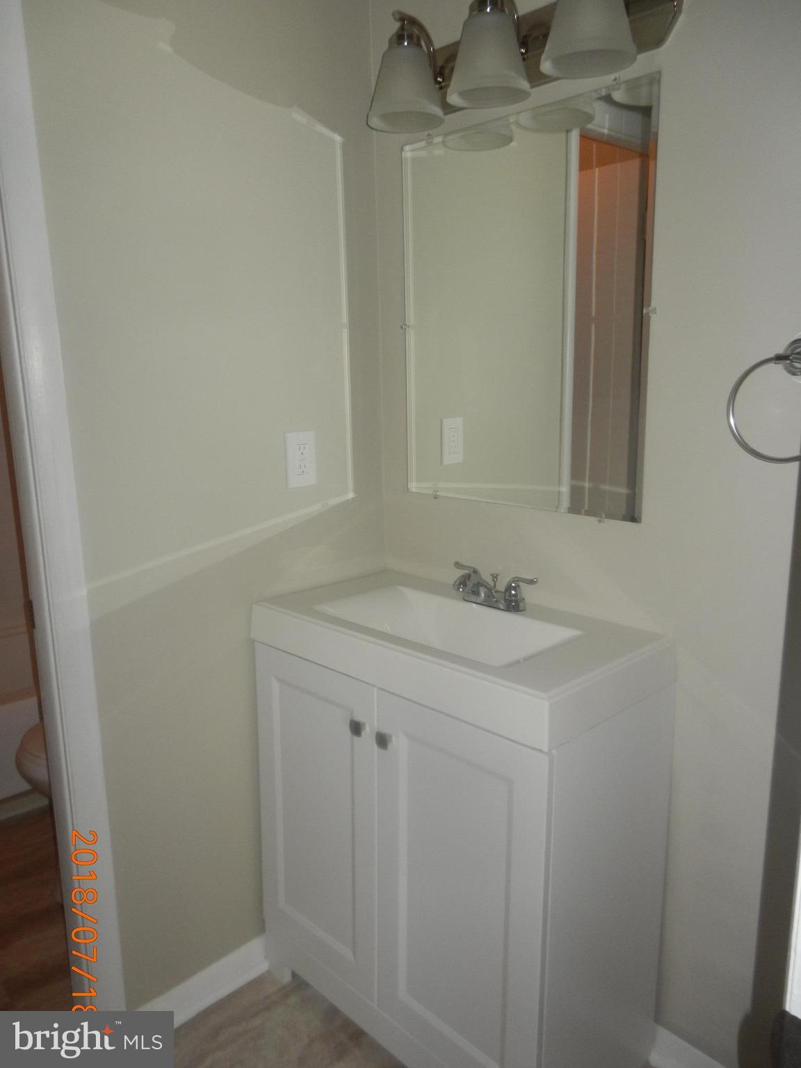 3926 Rolling Rd., Unit 12D Baltimore, MD 21208 - Photo 9 of 19 Bath