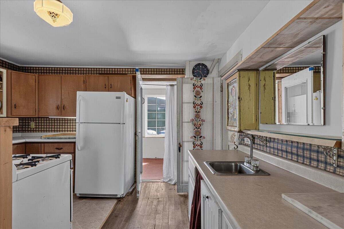 104 Front Street Belfast, ME 04915 - Photo 11 of 36 18-104 Front St.-18