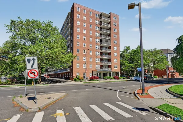 $400,000 | 444 Bedford Street, Unit 9R, Stamford, CT 06901