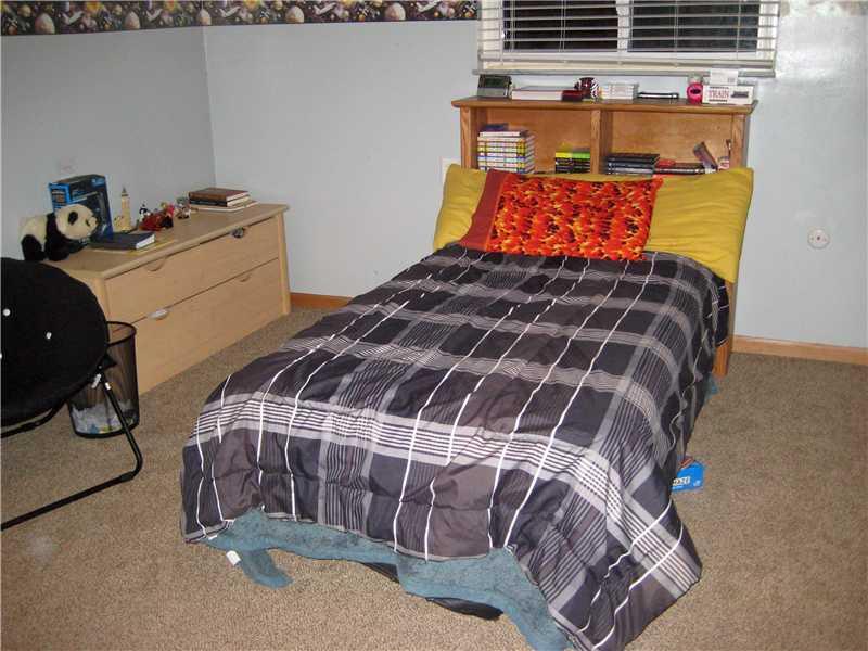3203 McRoberts Road Castle Shannon, PA 15234 - Photo 17 of 25 Bedroom. third bedroom, also has new carpeting